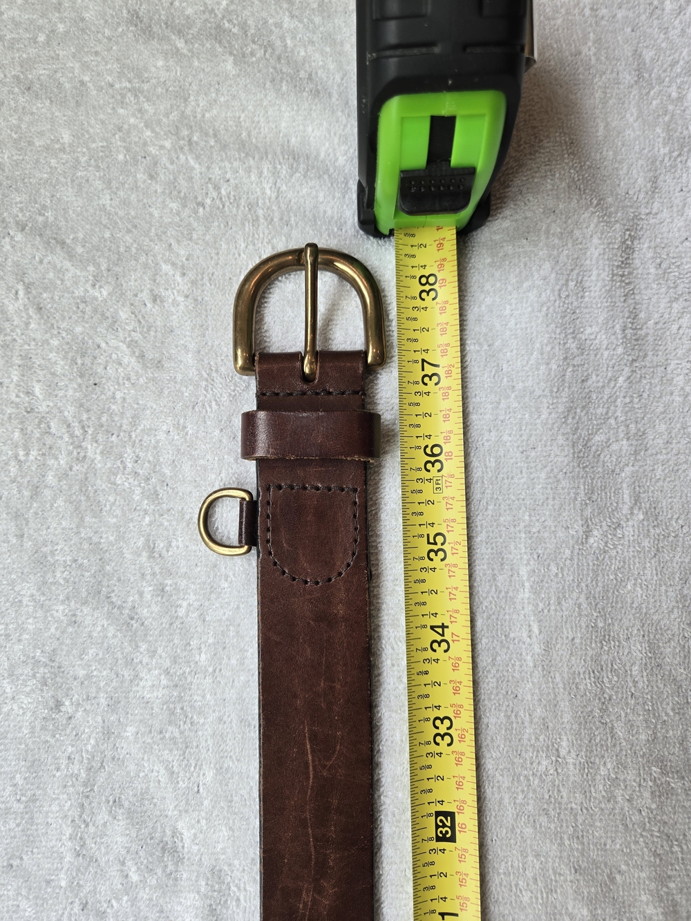 Banana Republic vintage leather sz 32 belt with solid brass detail.